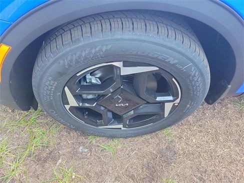 New 2026 Kia Sportage EX image 2