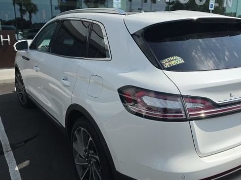 Used 2022 Lincoln Nautilus Reserve w/ Equipment Group 201A FWD image 5