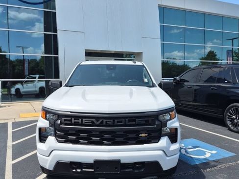 Used 2023 Chevrolet Silverado 1500 Custom AWD/4WD image 1