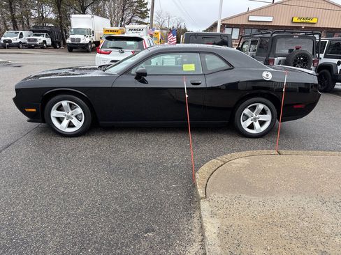 Used 2014 Dodge Challenger R/T RWD image 8