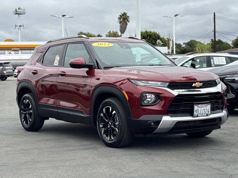Used 2023 Chevrolet TrailBlazer LT image 3