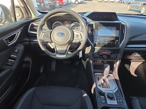 Used 2020 Subaru Forester Premium image 9