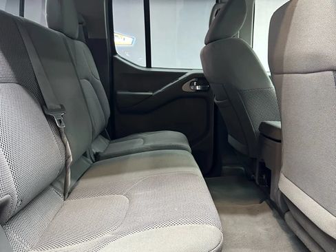 Used 2018 Nissan Frontier SV RWD image 25