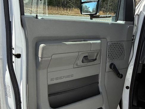 Used 2015 Ford E-350 and Econoline 350 Super Duty w/ Shuttle Bus Prep Package image 6