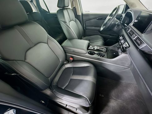 Used 2025 Honda Pilot EX-L image 33