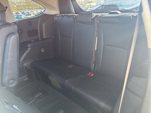 Used 2023 Toyota Highlander Platinum image 11