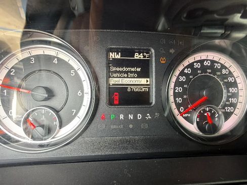 Used 2019 RAM 1500 Express RWD image 14