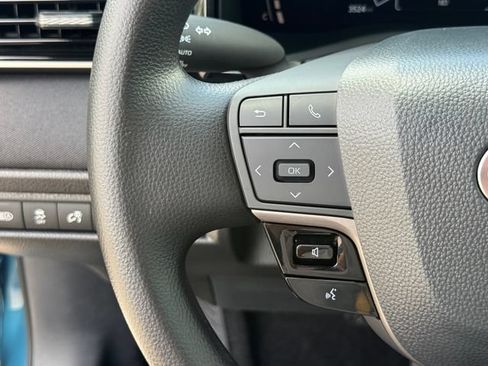 Used 2026 Toyota Camry LE w/ Convenience Package FWD image 12