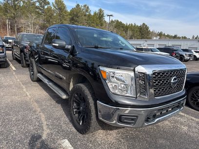 Used 2018 Nissan Titan SV w/ SV Convenience Package