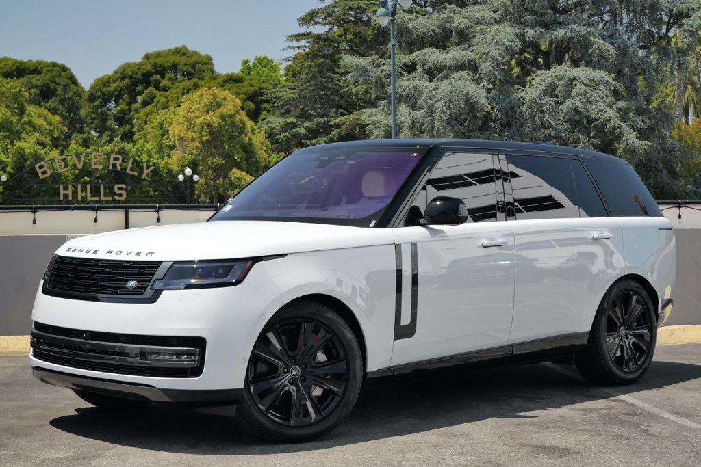 Used 2023 Land Rover Range Rover Long Wheelbase SE AWD/4WD image 2