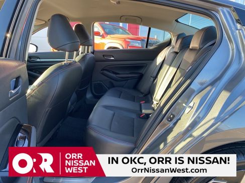 Used 2025 Nissan Altima 2.5 SR image 17