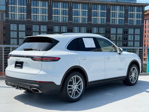 Certified 2023 Porsche Cayenne AWD/4WD image 9
