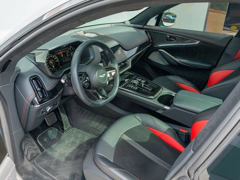 Used 2025 Aston Martin DBX 707 image 80