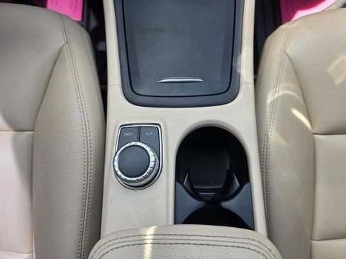 Used 2014 Mercedes-Benz CLA 250 image 25