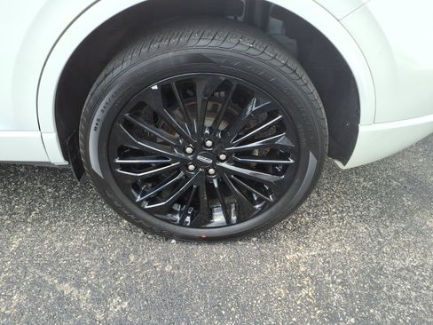 Used 2025 Lincoln Corsair AWD w/ Equipment Group 101A image 16