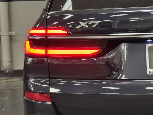 Used 2023 BMW X7 xDrive40i w/ M Sport Package image 12