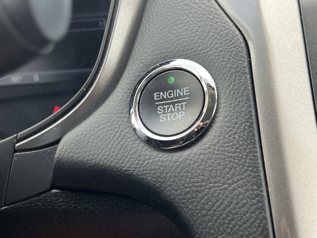 Used 2018 Ford Fusion SE w/ Fusion SE Technology Package FWD image 23