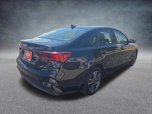 Used 2024 Kia Forte LXS FWD image 3