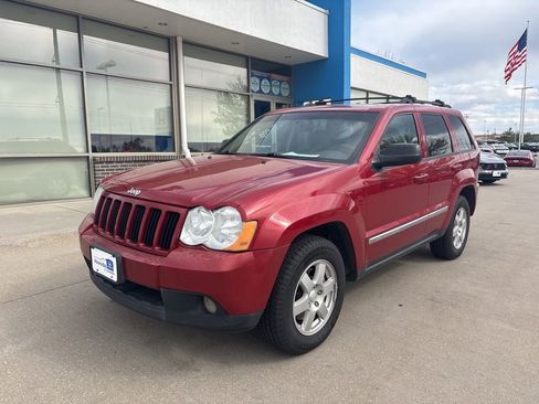 Used 2010 Jeep Grand Cherokee Laredo image 1