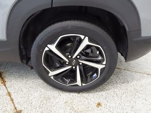Used 2023 Chevrolet TrailBlazer RS w/ Sun and Liftgate Package AWD/4WD image 14