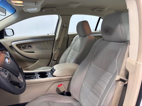 Used 2018 Ford Taurus SE image 12