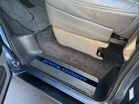 Used 2023 Chevrolet Express 2500 image 25