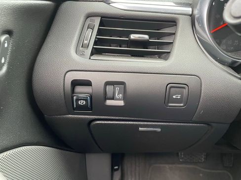 Used 2017 Chevrolet Impala LT image 21