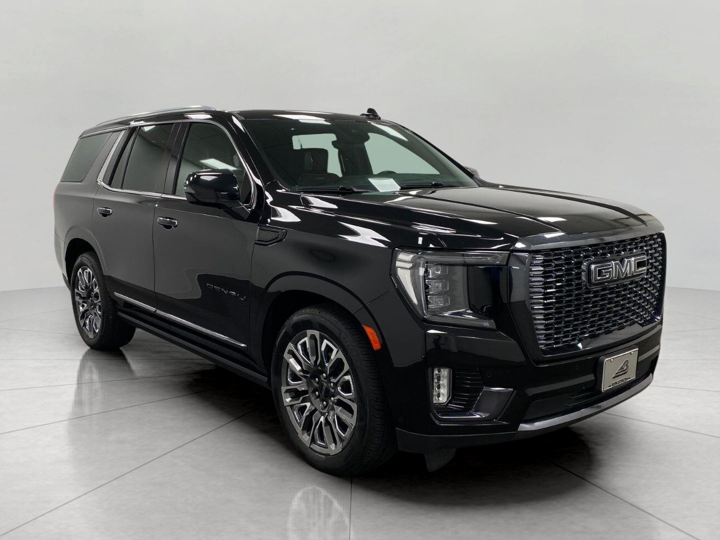 Used 2023 GMC Yukon Denali Ultimate AWD/4WD image 1