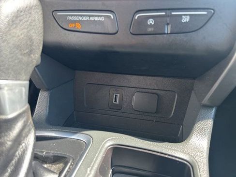 Used 2017 Ford Escape SE w/ Equipment Group 201A image 27