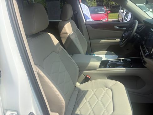 Certified 2026 Volkswagen Atlas SE w/ Panoramic Sunroof Package AWD/4WD image 28