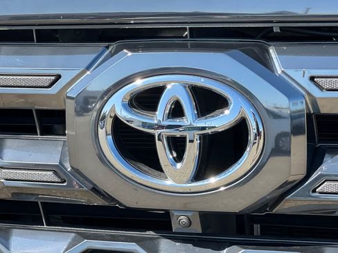 Used 2024 Toyota Tundra Platinum AWD/4WD image 16