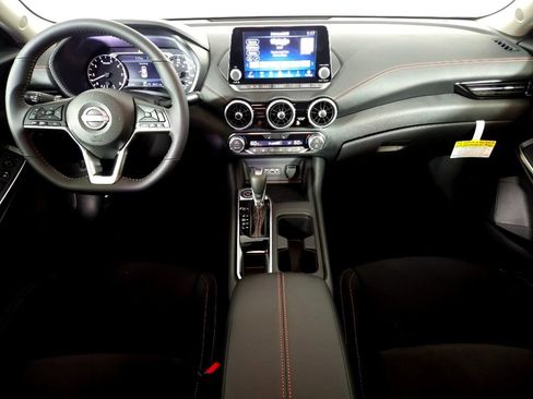 New 2025 Nissan Sentra SR image 18