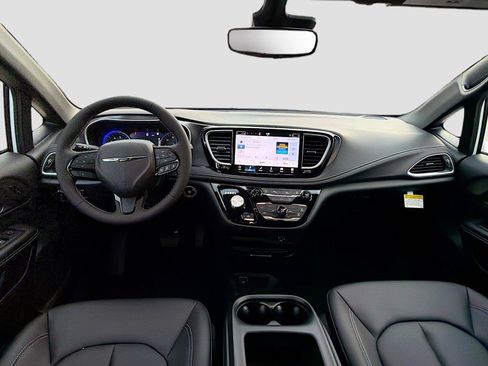 New 2026 Chrysler Pacifica Select w/ S Appearance Package FWD image 16