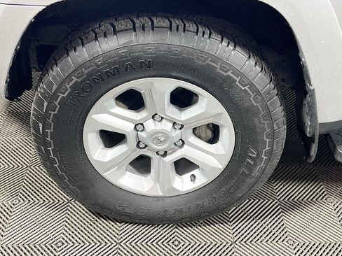 Certified 2022 Toyota 4Runner SR5 Premium AWD/4WD image 26