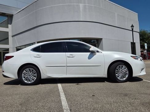 Used 2014 Lexus ES 350 w/ Luxury Package FWD image 28