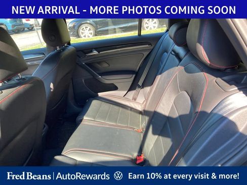 Used 2017 Volkswagen GTI SE FWD image 11