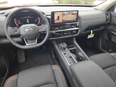 New 2026 Nissan Pathfinder Platinum FWD image 13
