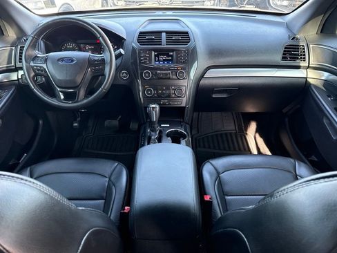 Used 2019 Ford Explorer XLT FWD image 11