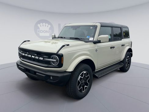 New 2026 Ford Bronco Outer Banks AWD/4WD image 5