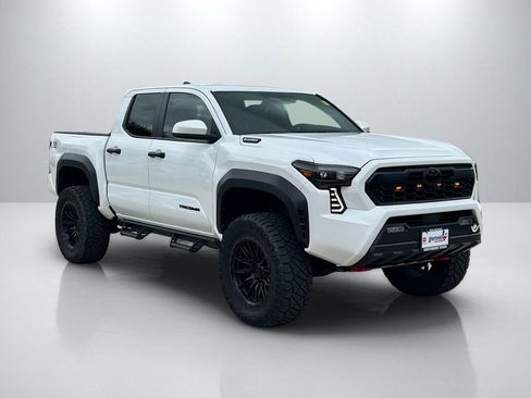 Used 2024 Toyota Tacoma TRD Off-Road AWD/4WD image 3