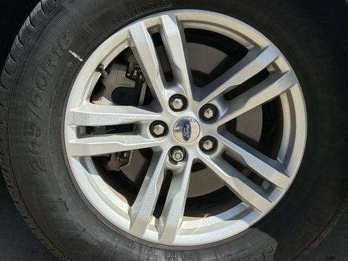 Used 2021 Ford Explorer XLT RWD image 9