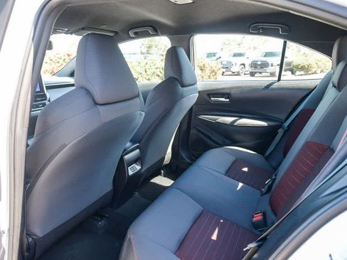 Used 2025 Toyota Corolla SE w/ Convenience Package FWD image 18