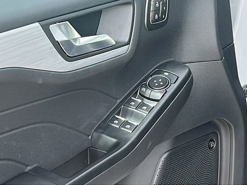 New 2025 Ford Escape Plug-in Hybrid w/ PHEV Premium Package image 11