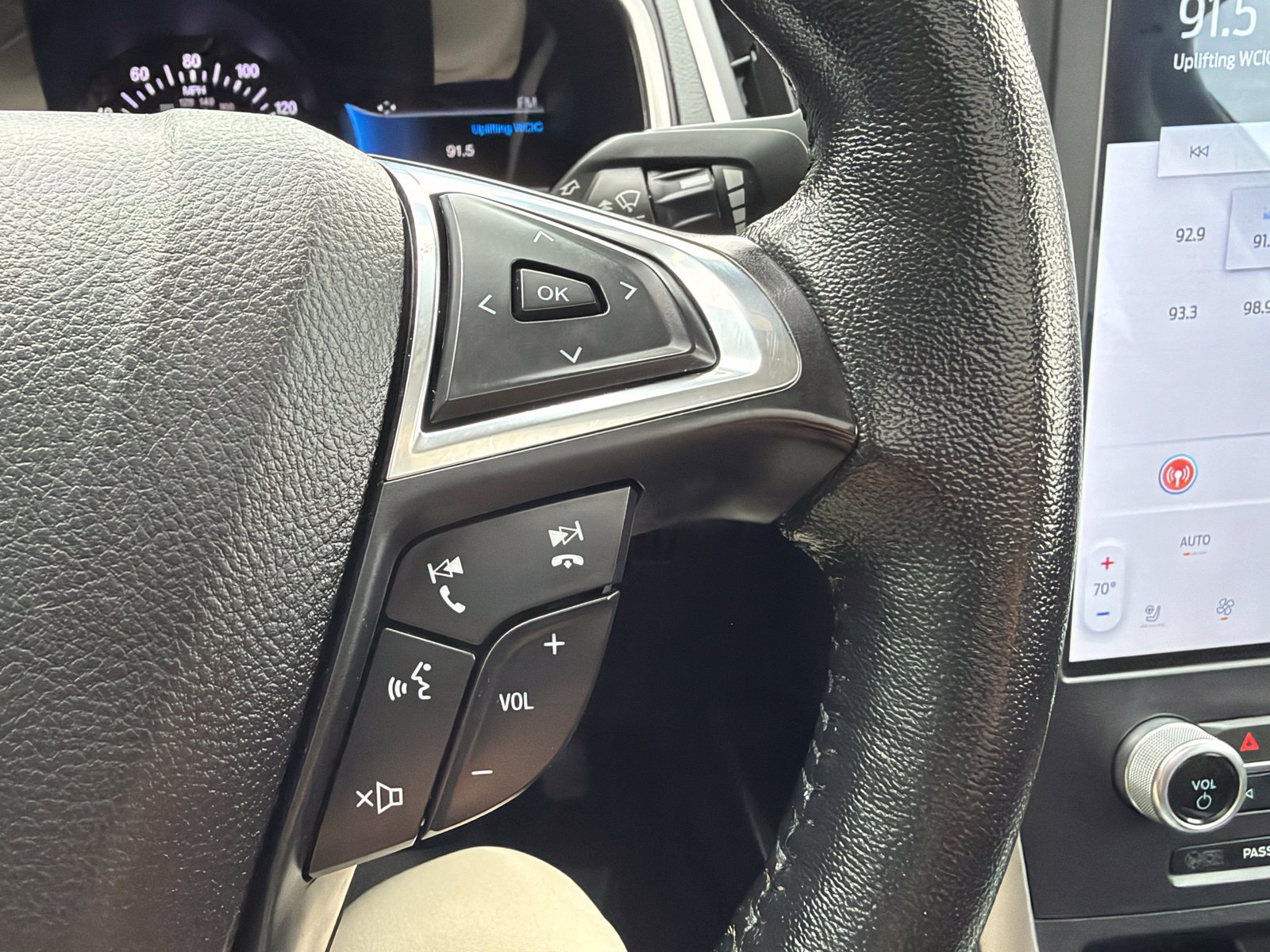 Used 2021 Ford Edge SEL w/ Convenience Package AWD/4WD image 15