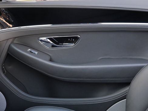Used 2020 Bentley Continental GT image 16