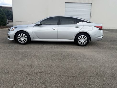 Used 2019 Nissan Altima 2.5 S FWD image 11