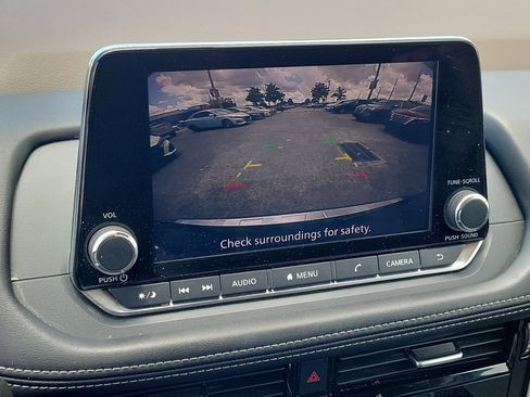 Certified 2022 Nissan Rogue SV FWD image 21