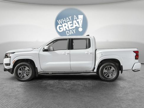 Used 2026 Nissan Frontier SV w/ All-Weather Content Package RWD image 2