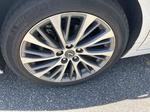 Used 2020 Lexus ES 350 w/ Premium Package FWD image 13