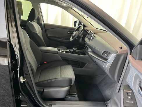 Used 2023 Nissan Rogue SV AWD/4WD image 17